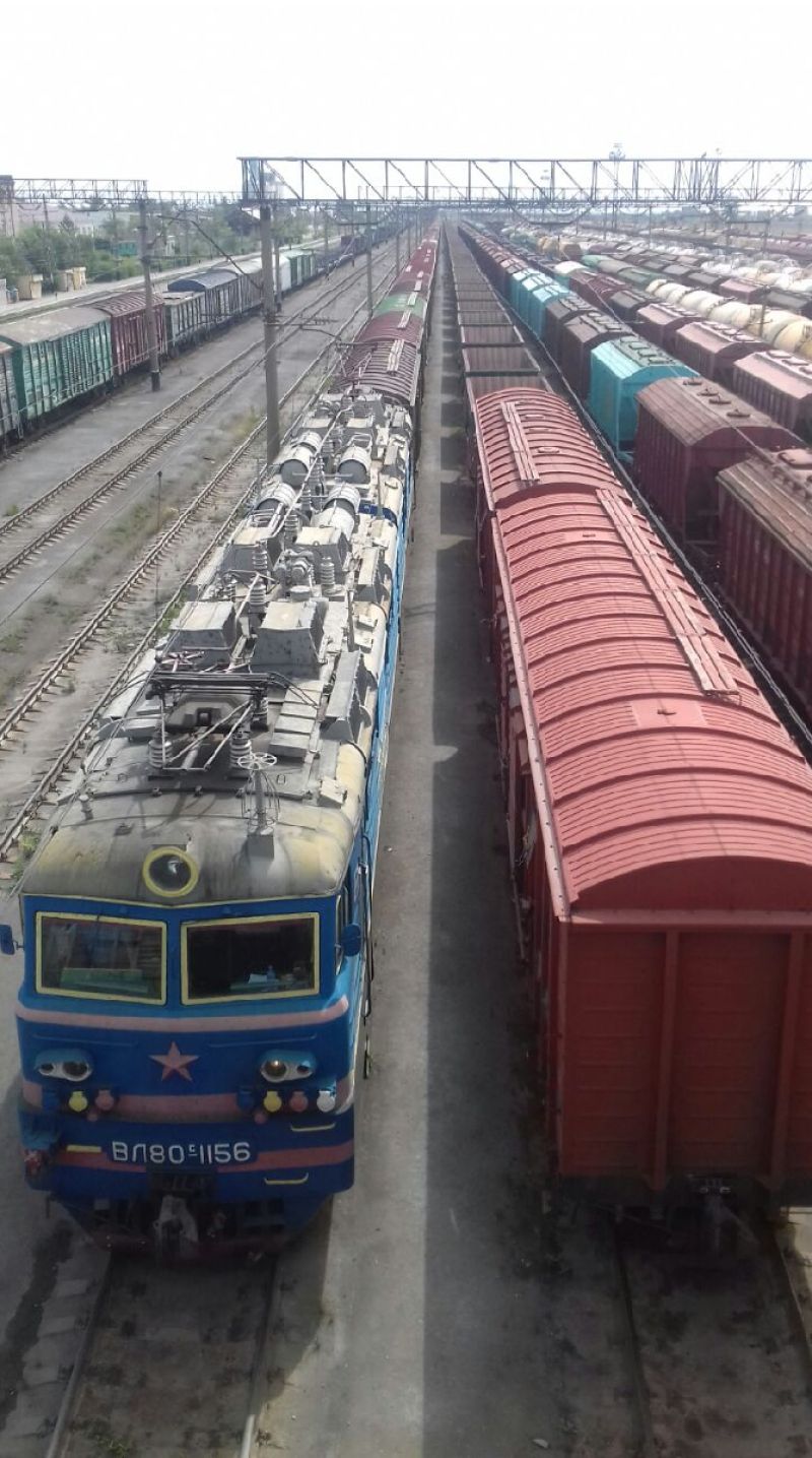 Более 2 млн тонн различных грузов отгружено на станциях Костанайского региона