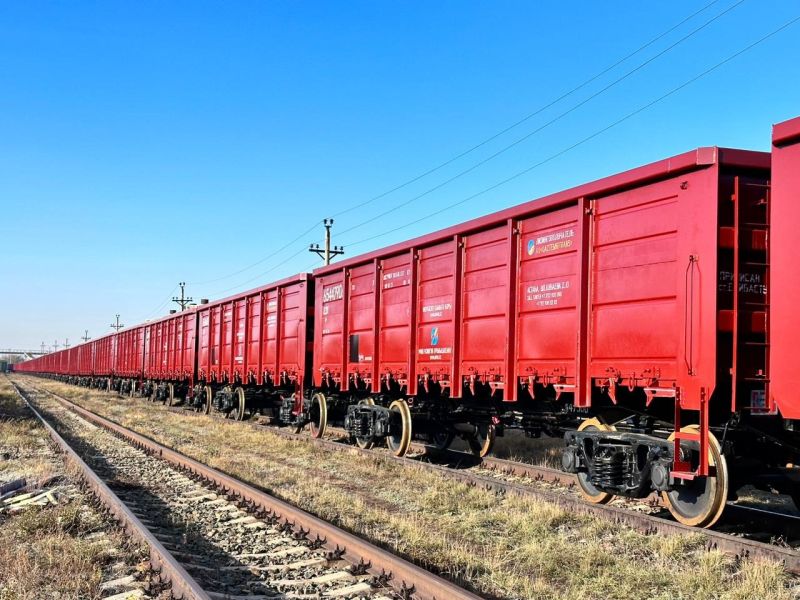 Парк Қазтеміртранс пополнился новыми полувагонами