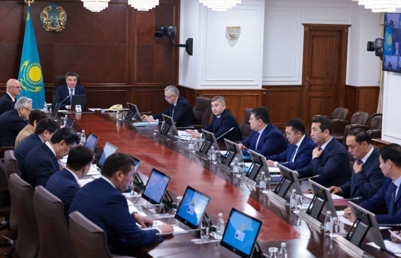 Премьер-министр поручил организовать бесперебойную транспортировку зерна
