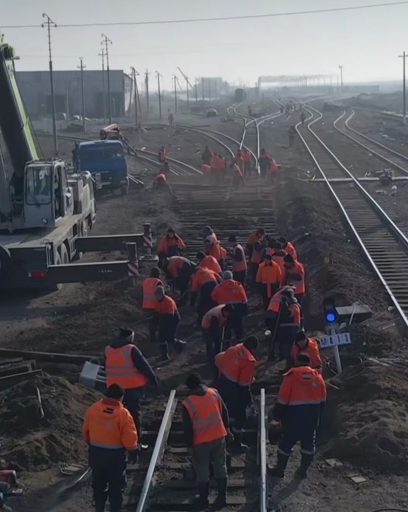 Впервые произвели замену стрелочного перевода по узкой колее шириной 1435 мм на станции Достык
