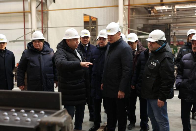 Вагоностроительный завод посетил Канат Шарлапаев в Атырау