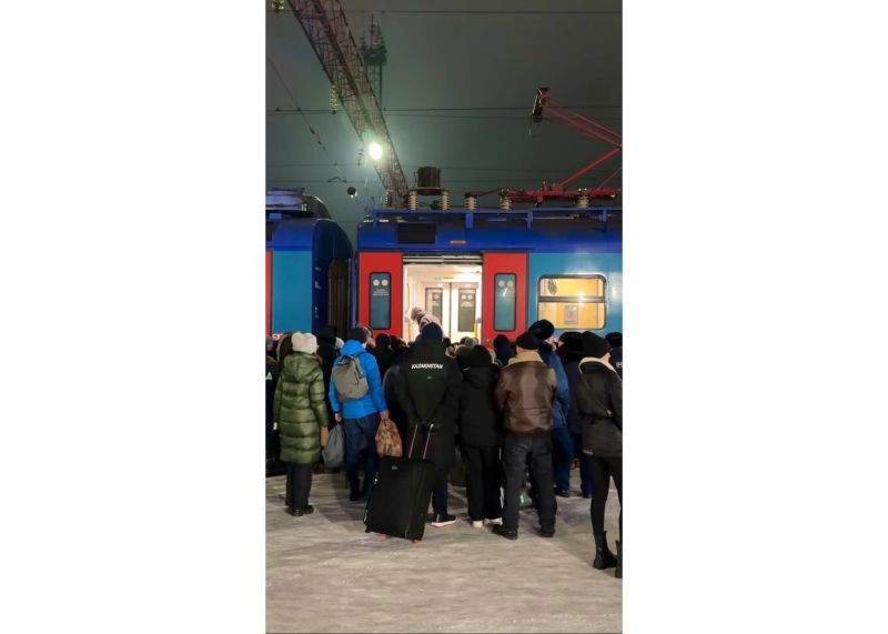 Более 400 человек перевезены поездами КТЖ в связи с закрытием трасс в четырех регионах