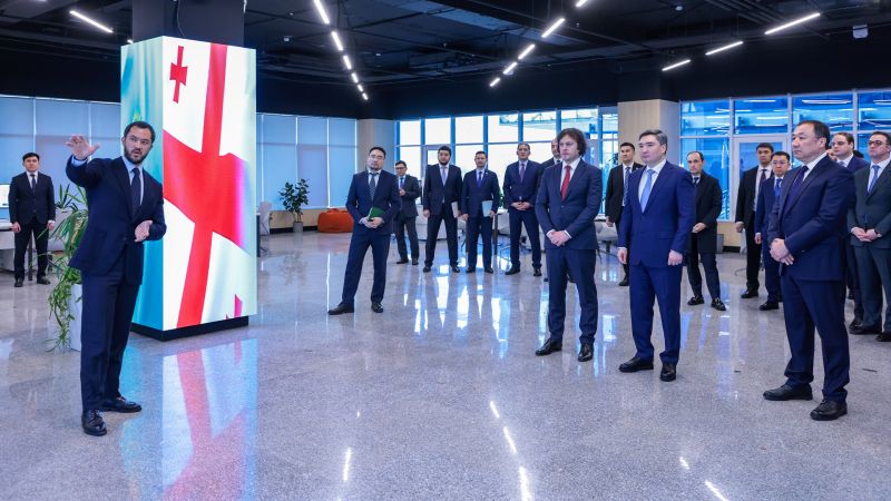 Глава правительства Грузии ознакомился с цифровыми решениями в области ж/д перевозок в Казахстане