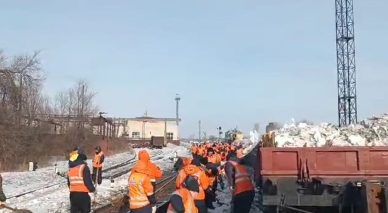 Семейлік теміржолшылар қар сенбілігін өткізді