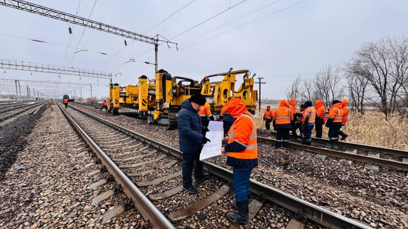Более 240 тыс. железобетонных шпал уложили за пять лет в Жамбылском отделении магистральной сети