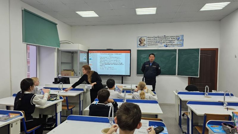 Правила нахождения близ ж/д путей объясняют школьникам в Усть-Каменогорске