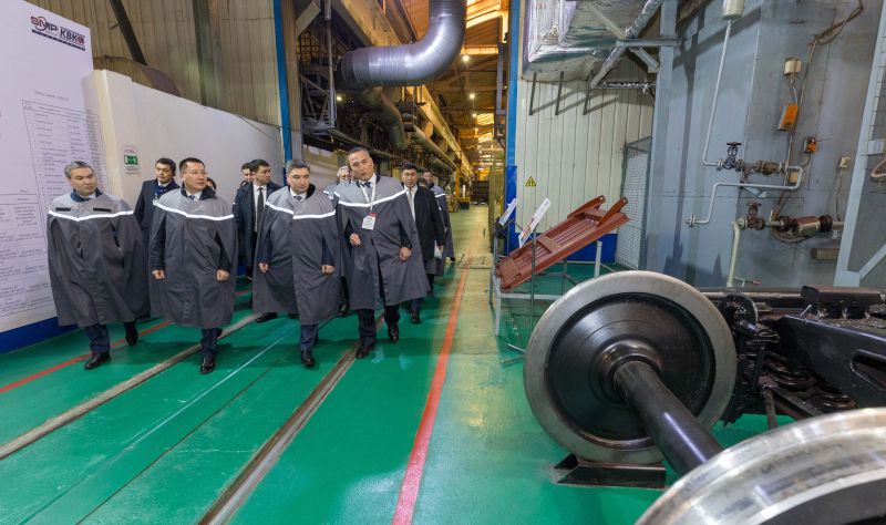Казахстанскую вагоностроительную компанию посетил Олжас Бектенов в Экибастузе
