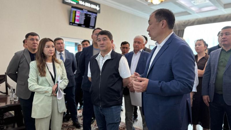 Глава Минтранса проверил ключевые инфраструктурные проекты в Мангистауской области