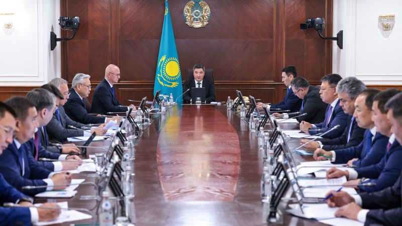 Глава правительства дал ряд поручений по развитию ж/д отрасли