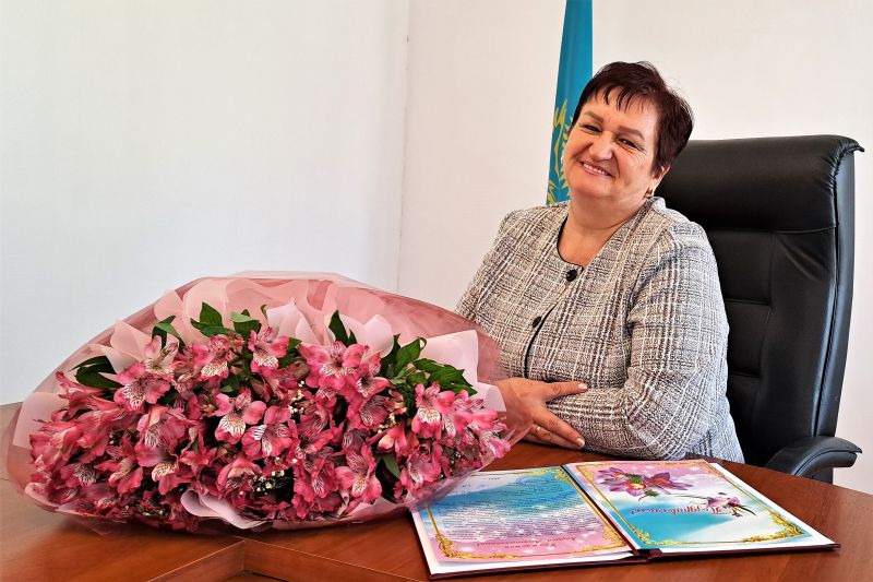 Дежурная Лариса Коломынцева посвятила станции Жайык более 40 лет