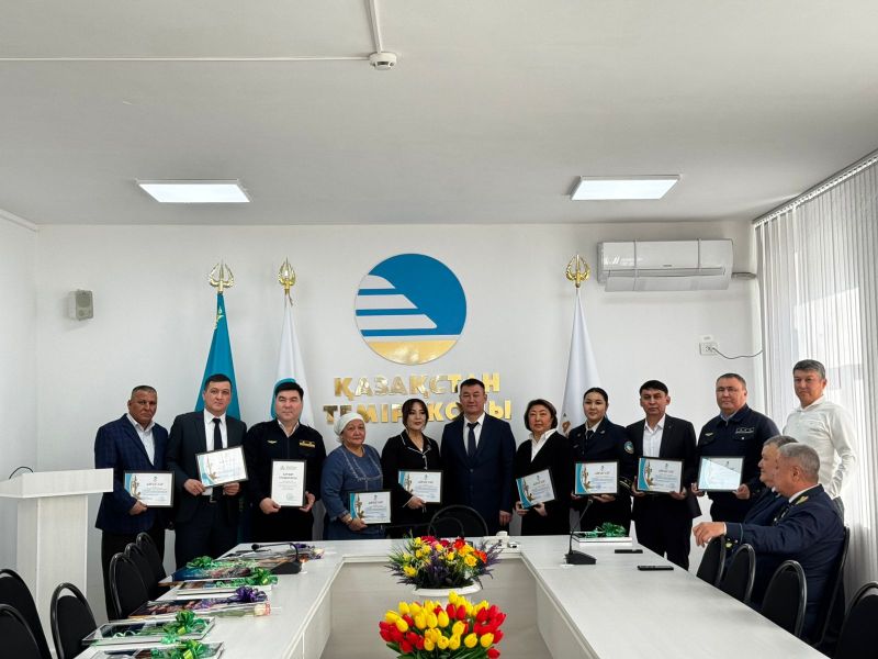 Тәуелсіздік күніне тарту: Қызылордада еңбек озаттары марапатталды