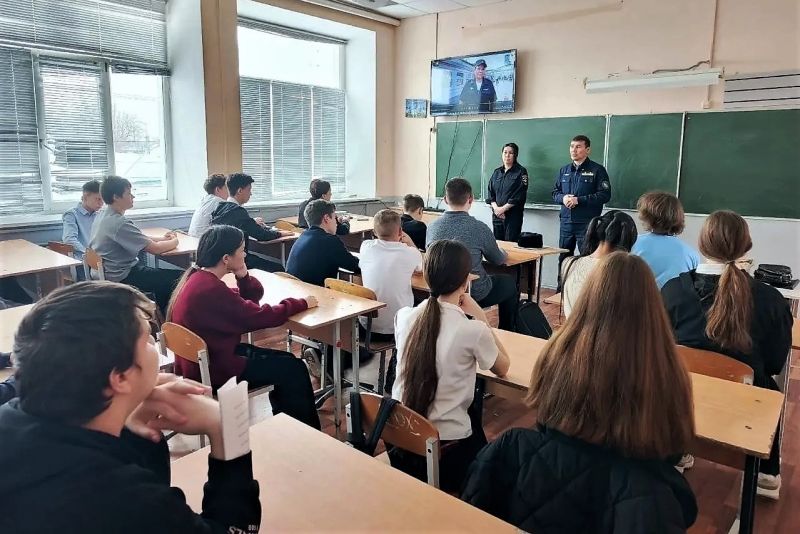 Илецкие железнодорожники провели урок безопасности для школьников