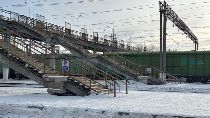 Железнодорожники регулярно проводят беседы по безопасности на путях в Акардыре