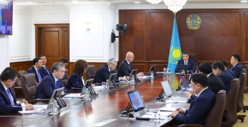 Премьер-министр поручил ускорить модернизацию портовой инфраструктуры Актау и Курык