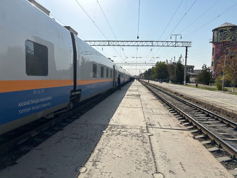 Карагандинские железнодорожники напоминают школьникам о правилах безопасности вблизи ж/д пути