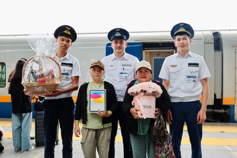 Пятимиллионного пассажира встретили на вокзале «Нурлы жол»
