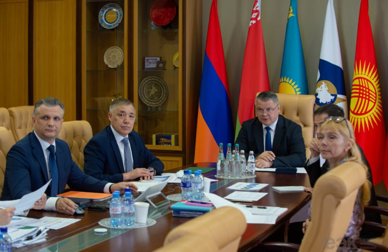 Применение навигационных пломб при перевозках по территории ЕАЭС обсудили на совещании ЕЭК