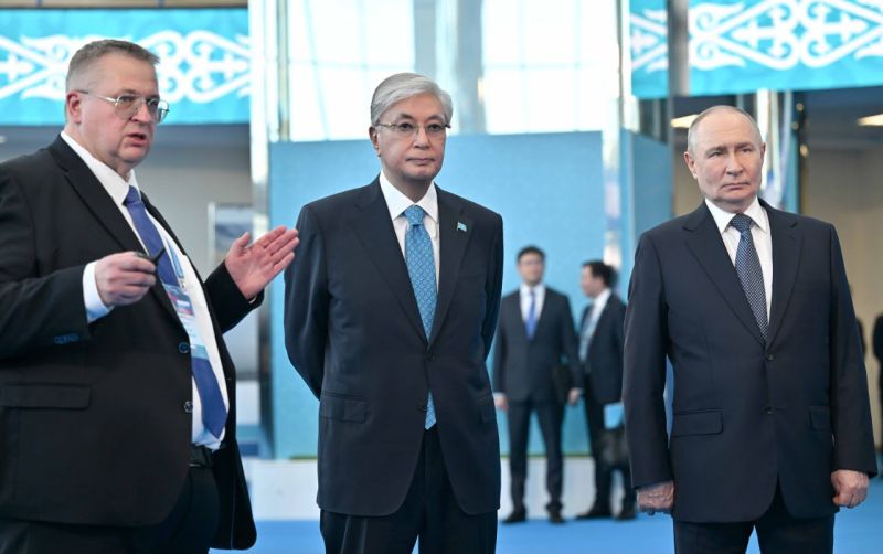 Президентам Казахстана и России представили цифровые проекты в сфере торговли и логистики