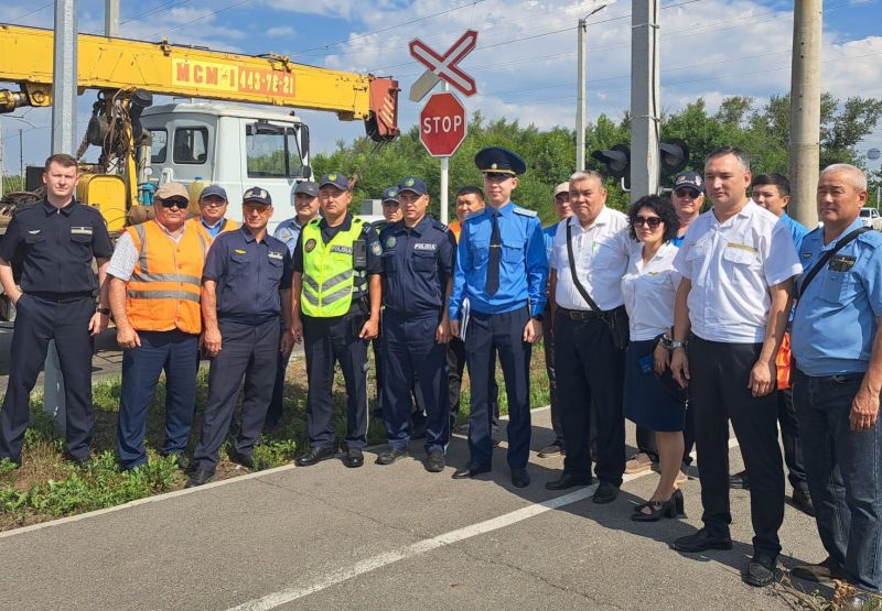 Костанайские железнодорожники продолжают акцию «Безопасный переезд»