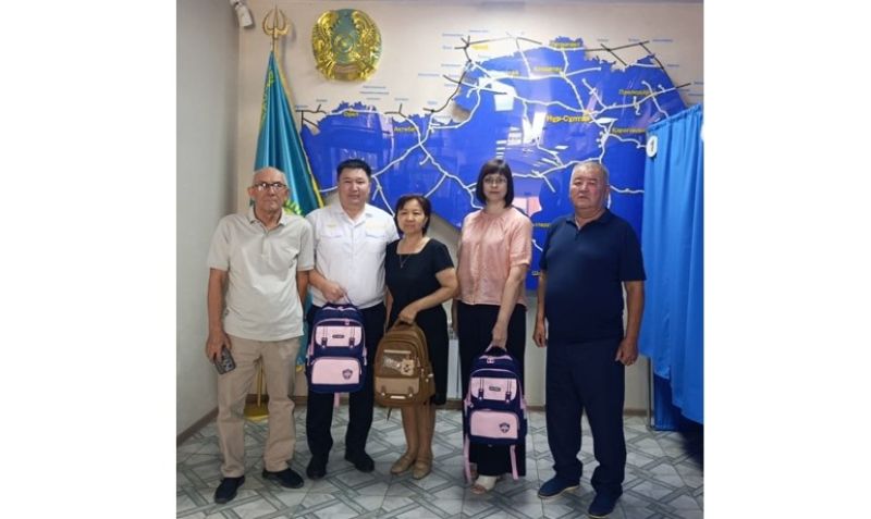 Жамбылда 235 бүлдіршінге мектеп құралдары берілді