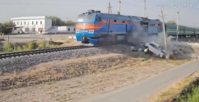 Өзбекстанда пойыз бен жеңіл көлік соқтығысып, төрт адам қаза тапты
