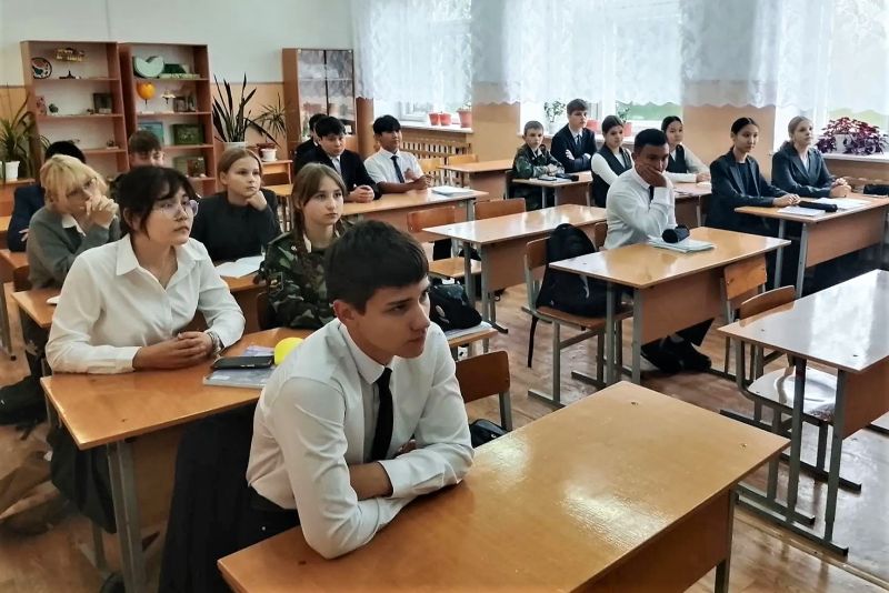 Илецкие железнодорожники провели уроки безопасности для школьников Акбулака