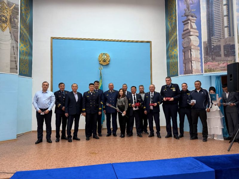 Трое работников удостоены знака «Почётный железнодорожник» в Карагандинском регионе