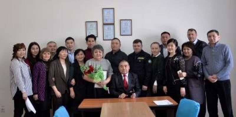В Астанинском локомотивном депо проводили на заслуженный отдых ведущего психолога Сауле Жаканову