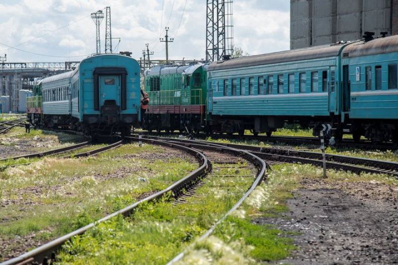 Железнодорожники Павлодара за короткие сроки очистят территорию от сорняков
