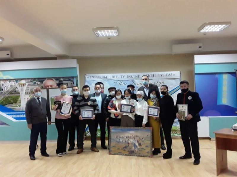 Болашақ станциясында Абайдың өлеңдерін жатқа оқыды