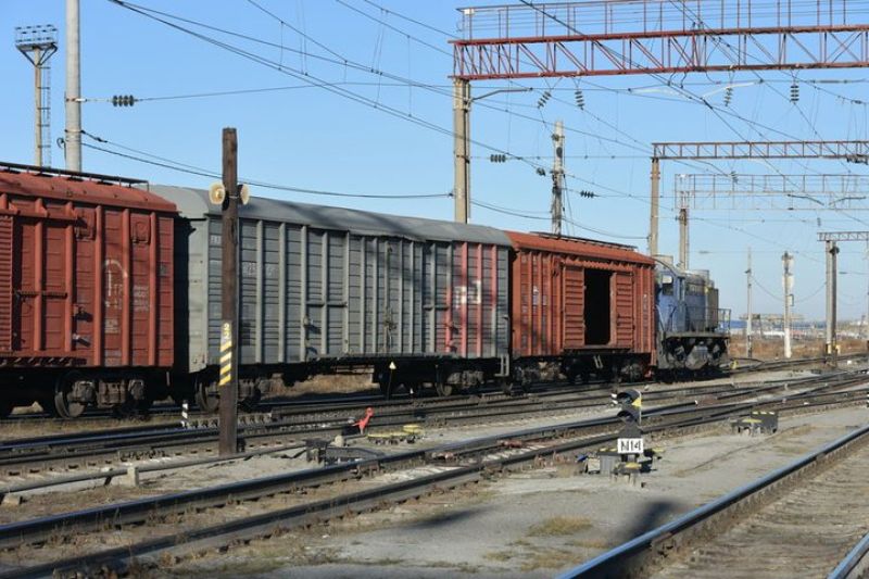 Объем железнодорожного транзита контейнеров через Казахстан вырос на 54%
