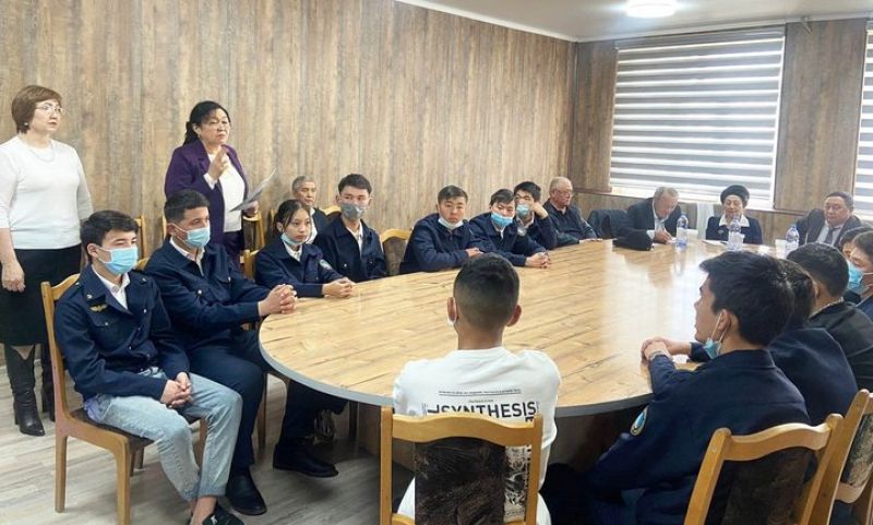 Шымкентте студенттер теміржол ардагерлерімен кездесті