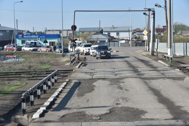 Как снизить аварийность на железнодорожных переездах обсудили в Шу