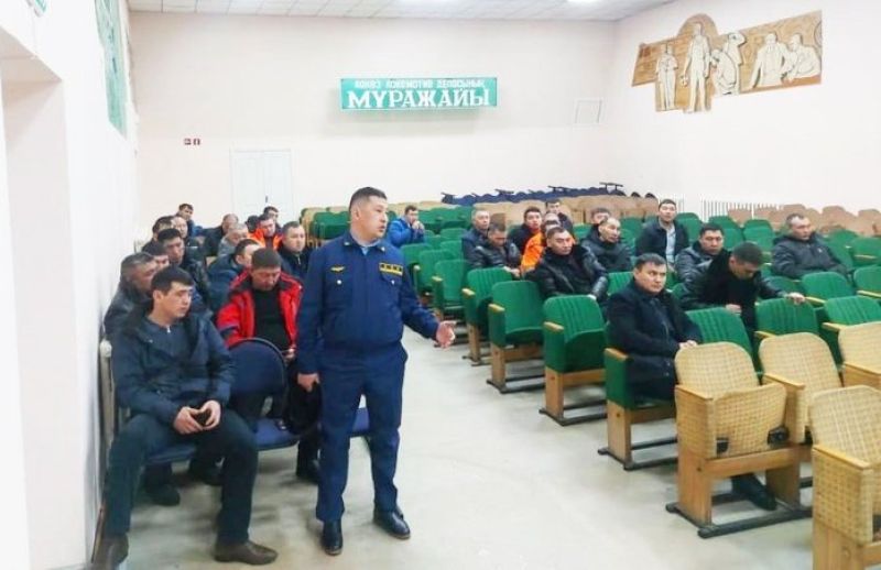 Семей теміржолшылары дін қызметкерлерімен кездесті