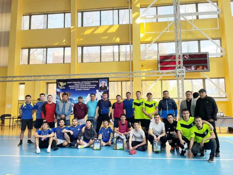 Атырауда спорт төрешісінінің құрметіне шағын футболдан жарыс өтті
