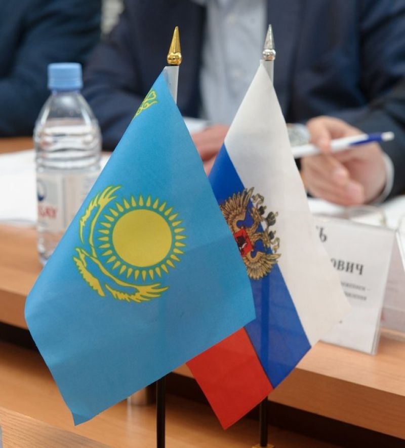 В тесном контакте