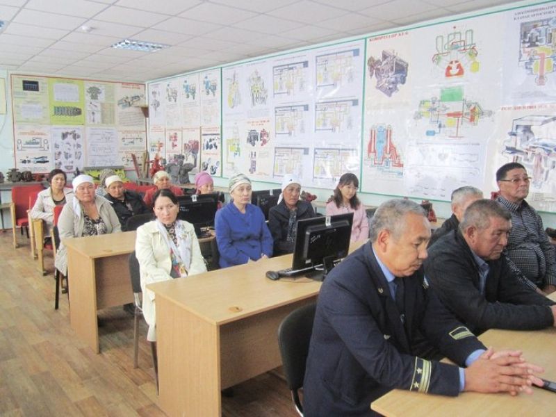 Қызым саған айтам, келінім сен де тыңда...