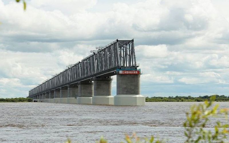Строительство первого межгосударственного железнодорожного моста Китая