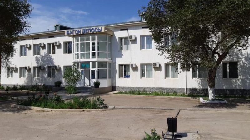 Міндеттеріне адал