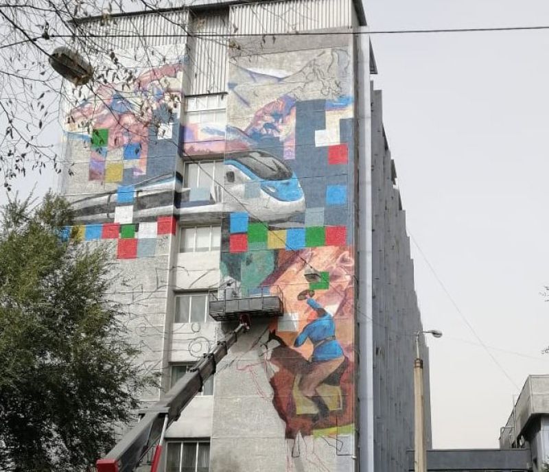 Алматыда Нығметжан Есенғаринге арналған мурал салынып жатыр