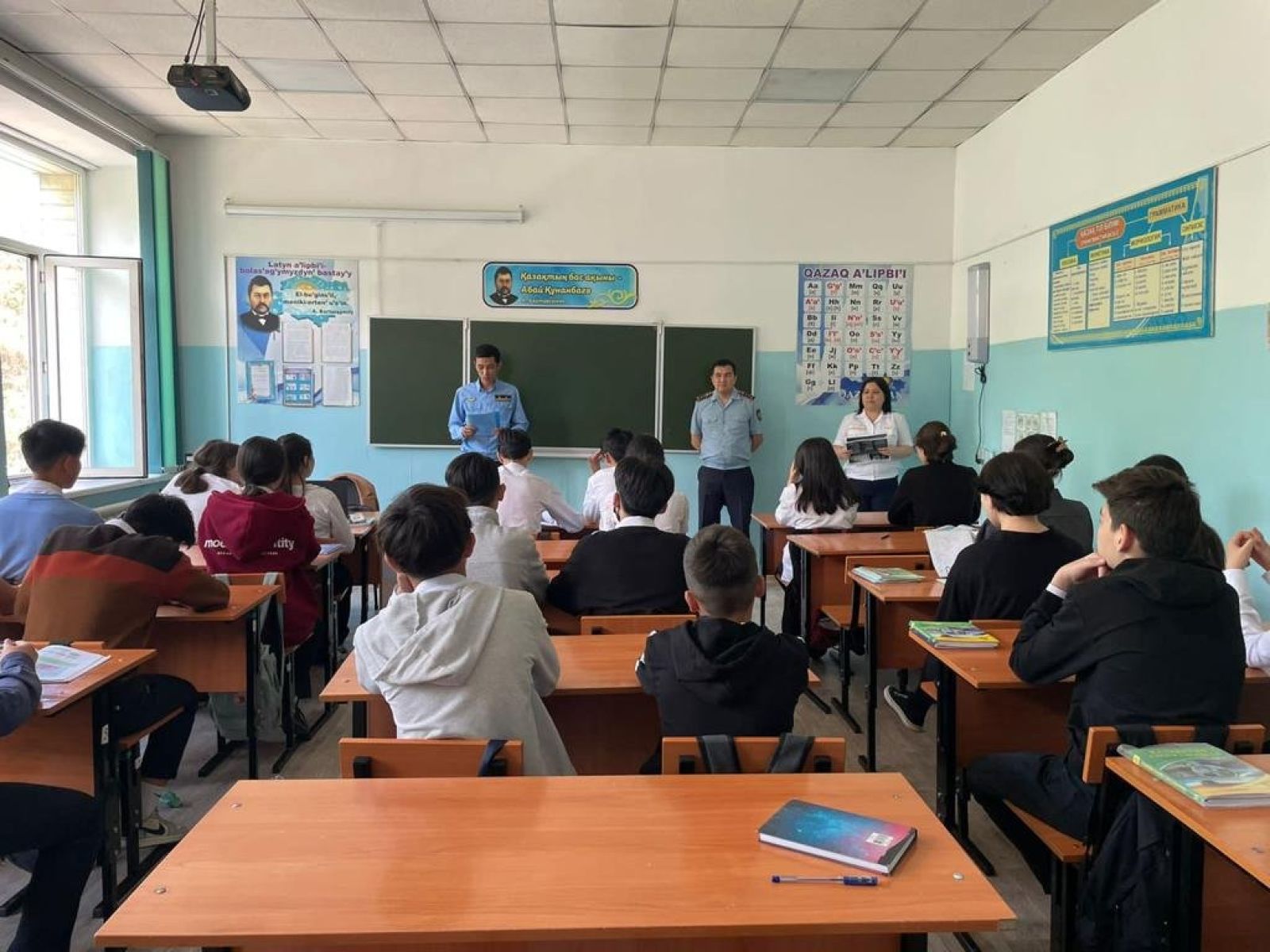 Лекция по безопасности накануне каникул для школьников Усть-Каменогорска