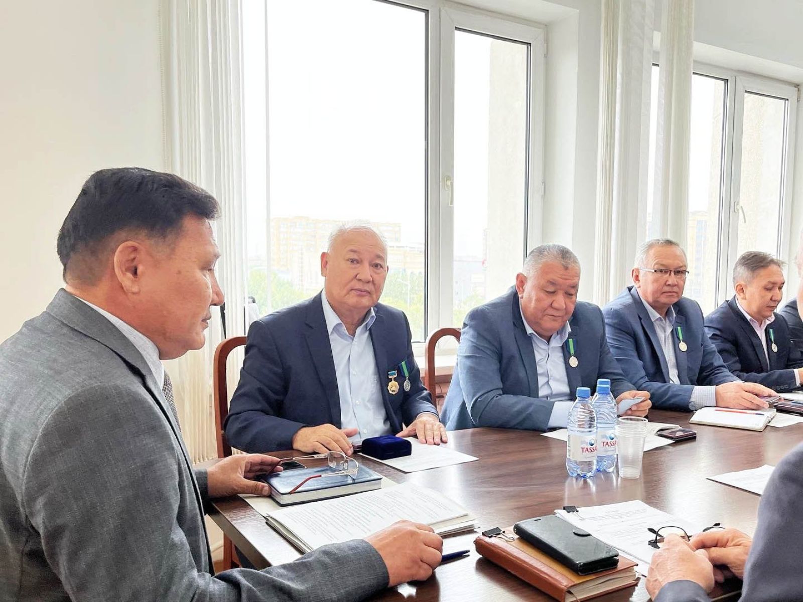 Суретті түсірген автор
