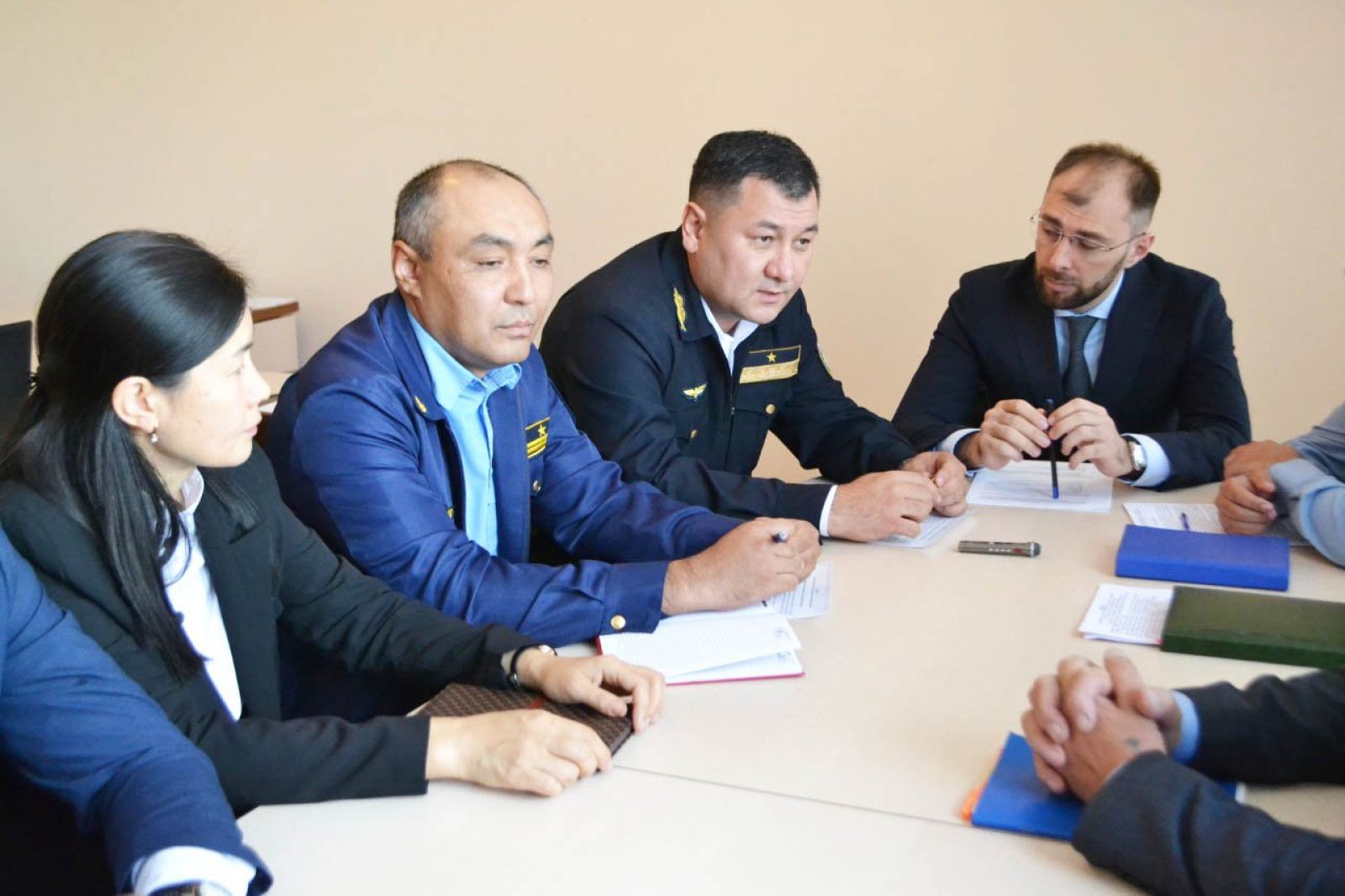 Суретті түсірген автор