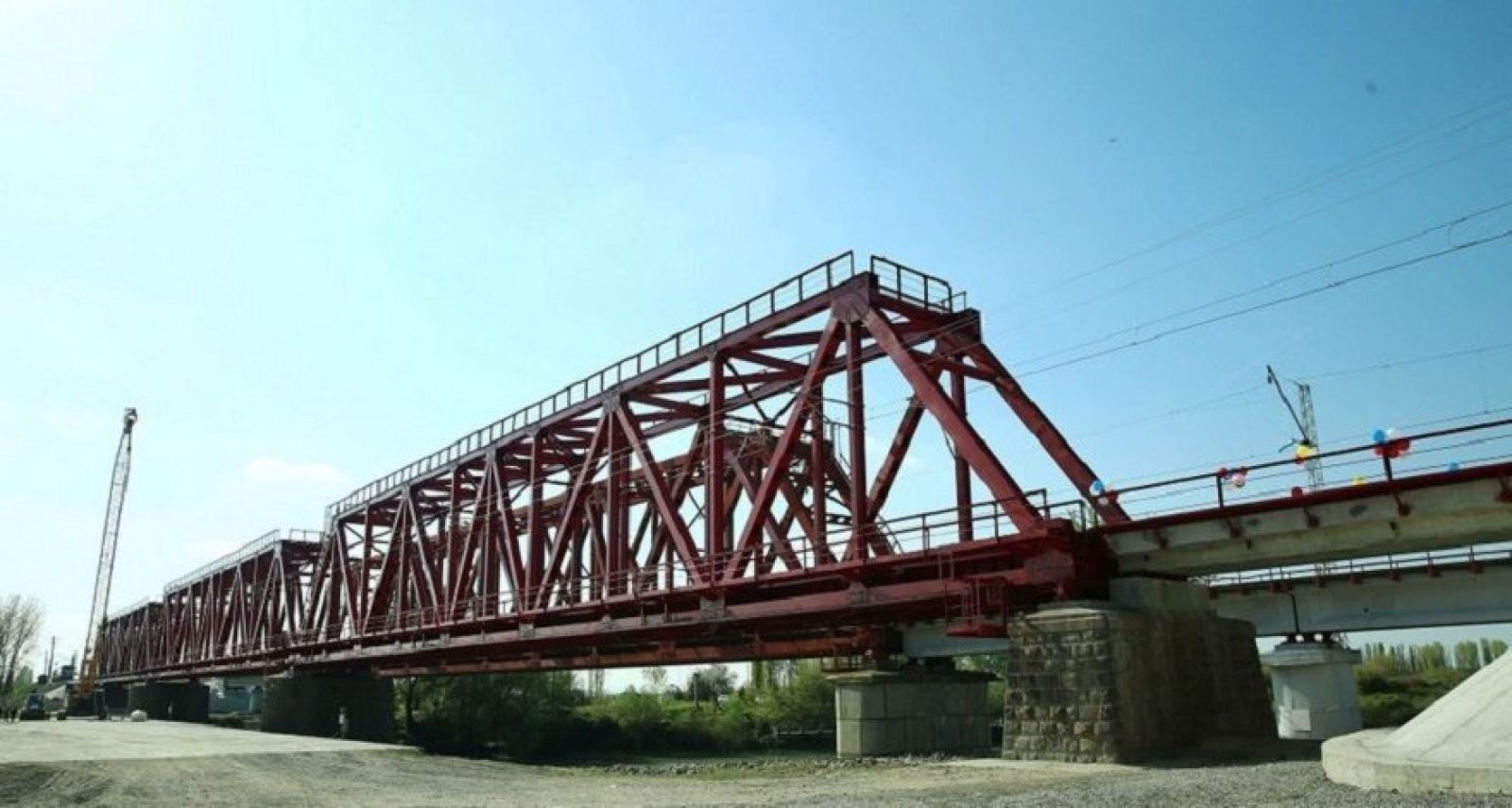 Әзербайжан ел бойынша ең үлкен теміржол көпірін салып жатыр