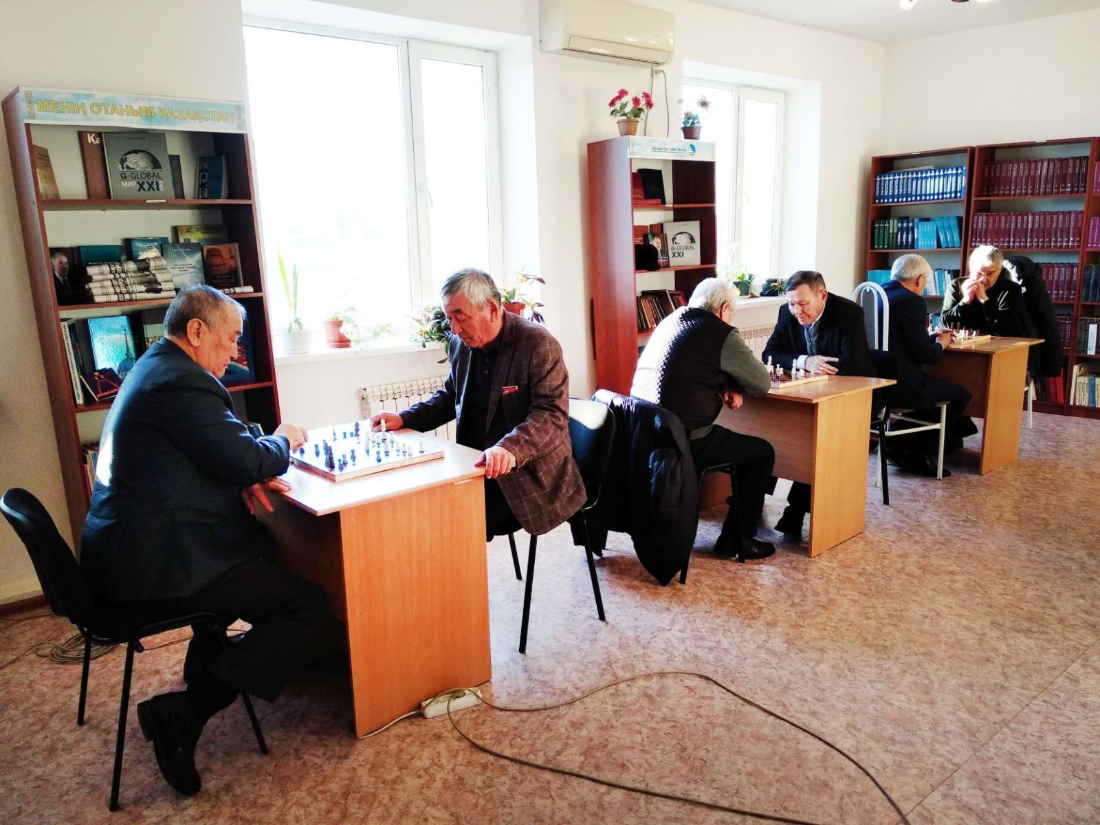 Суретті түсірген автор
