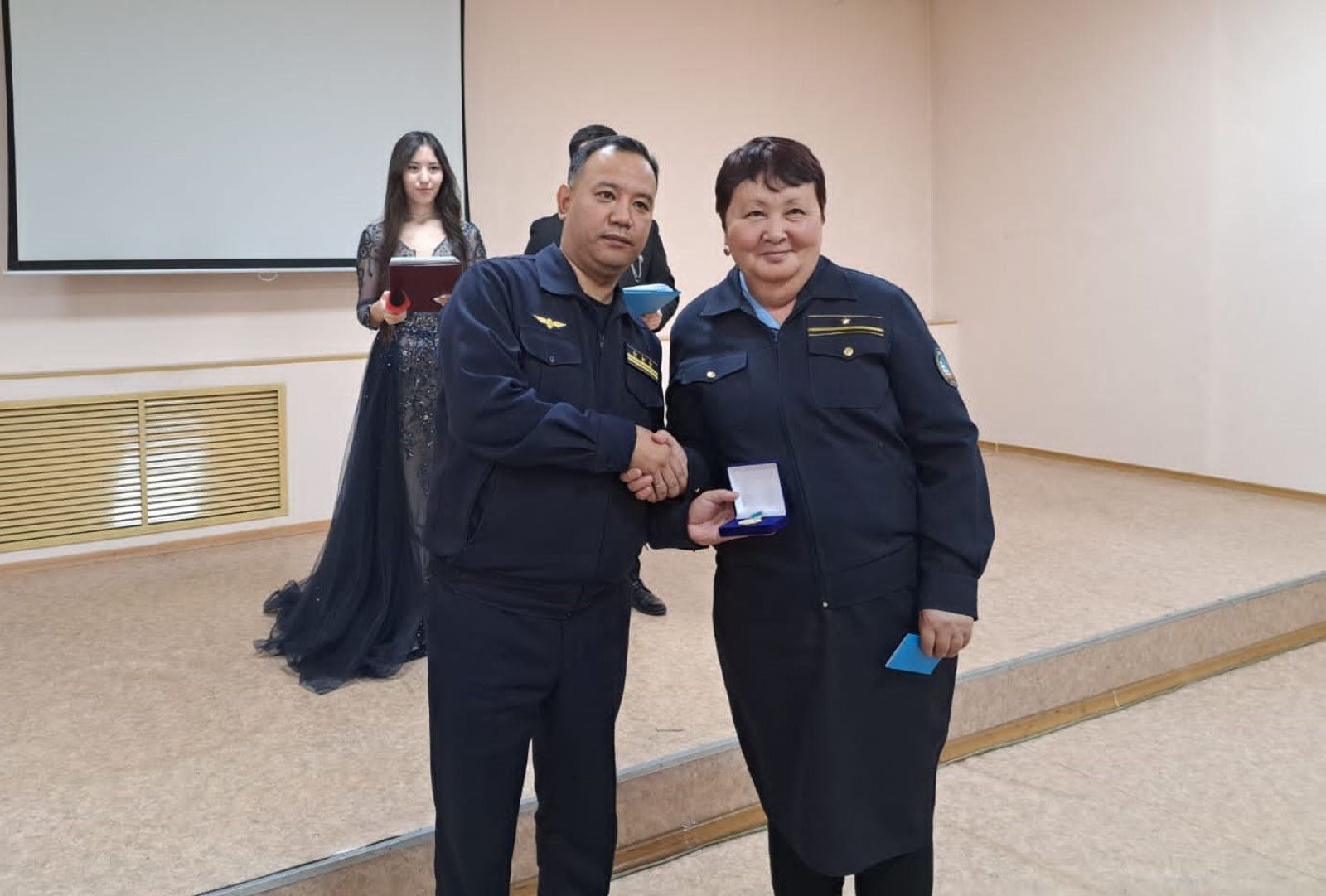 Железнодорожников Усть-Каменогорска наградили ко Дню независимости РК
