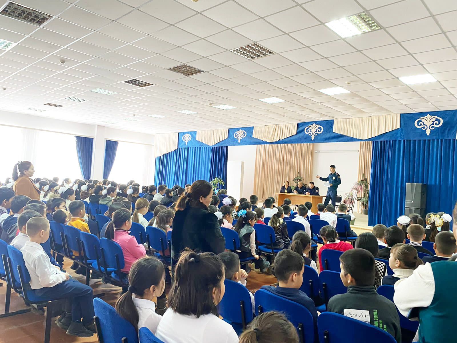 Суретті түсірген автор