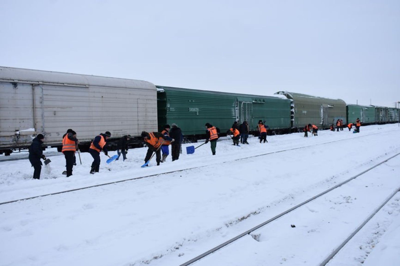 Около 3 тыс. км пути очищено в Уральском регионе с начала года