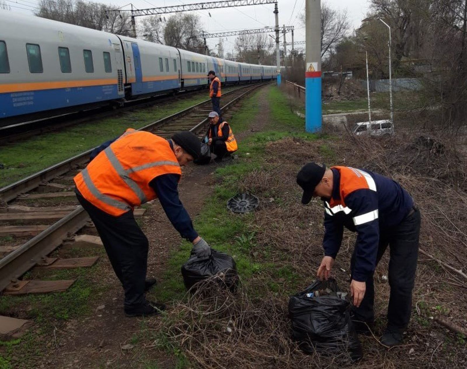 Первый субботник прошел в АО «Пассажирские перевозки»