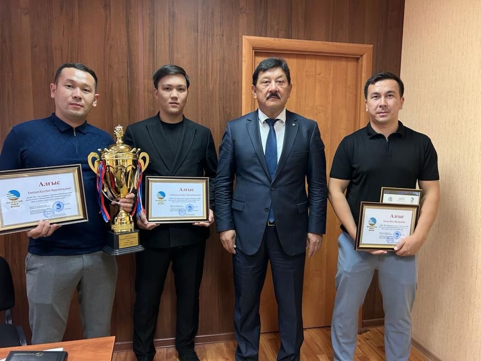 Жайдарман: Маңғыстаулық теміржолшылар чемпион атанды (Фото)